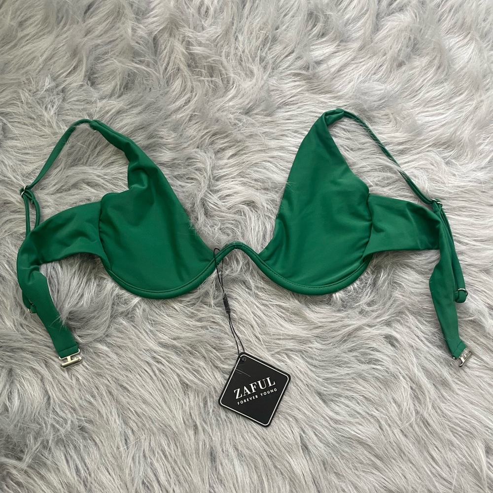 ☀️NWT Zaful swim suit top